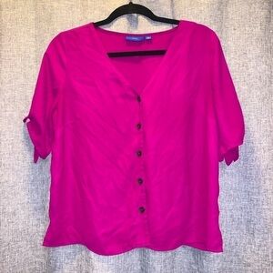 𝅺womens Apt 9 medium top ❤️